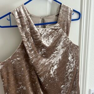 NWT Anthropologie velvet twisted fully lined top. Size M